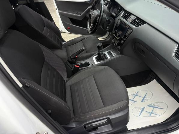 Skoda Octavia III (A7) Рестайлинг с пробегом 2017 года, цена 1 680 000 рублей, 71300 км, лифтбек, Автокод Объявления