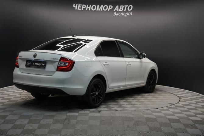 Skoda Rapid I Рестайлинг с пробегом 2018 года, цена 1 640 000 рублей, 98000 км, лифтбек, Автокод Объявления