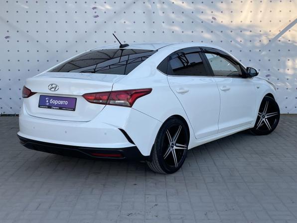 Hyundai Solaris II с пробегом 2017 года, цена 1 150 000 рублей, 186805 км, седан, Автокод Объявления