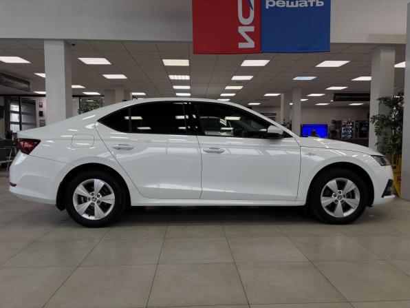 Skoda Octavia IV (A8) с пробегом 2021 года, цена 2 259 000 рублей, 58800 км, лифтбек, Автокод Объявления