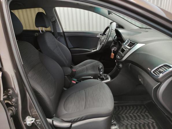 Hyundai Solaris I Рестайлинг с пробегом 2016 года, цена 910 000 рублей, 200378 км, хэтчбек, Автокод Объявления