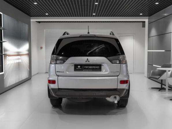 Mitsubishi Outlander II Рестайлинг с пробегом 2011 года, цена 815 000 рублей, 302279 км, внедорожник, Автокод Объявления