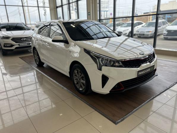Kia Rio IV Рестайлинг с пробегом 2021 года, цена 1 655 000 рублей, 72014 км, седан, Автокод Объявления