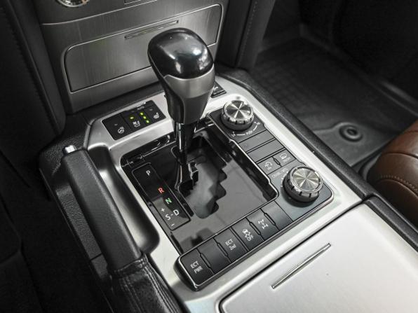 Toyota Land Cruiser 200 Series Рестайлинг 2 с пробегом 2016 года, цена 5 542 111 рублей, 221874 км, внедорожник, Автокод Объявления