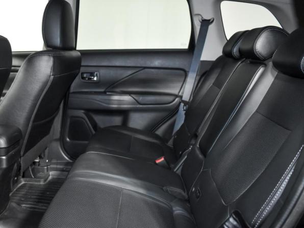 Mitsubishi Outlander III Рестайлинг 2 с пробегом 2015 года, цена 1 998 790 рублей, 210000 км, внедорожник, Автокод Объявления