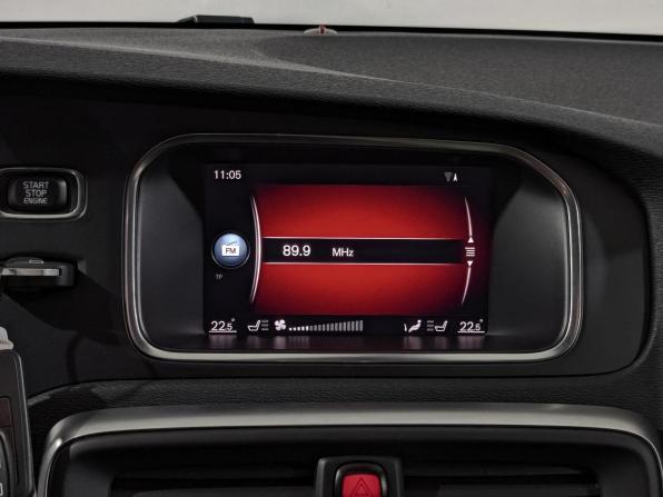 Volvo V40 II Рестайлинг с пробегом 2019 года, цена 2 390 000 рублей, 65640 км, хэтчбек, Автокод Объявления