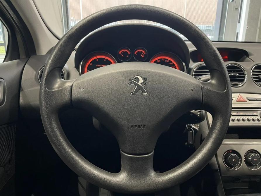 Peugeot 408 I Москва  - изображение 13
