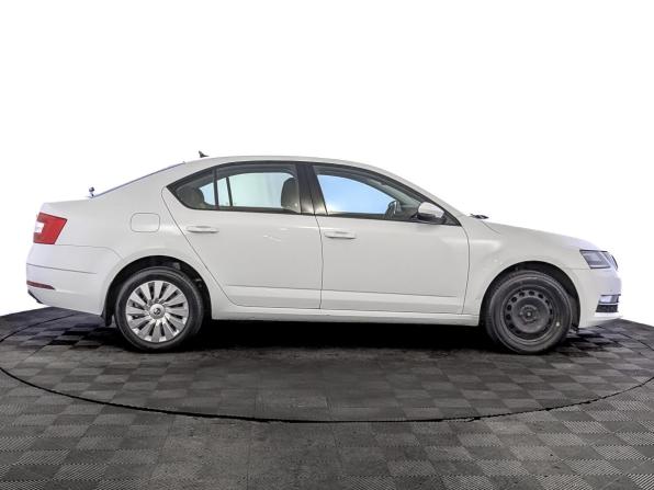 Skoda Octavia III (A7) Рестайлинг с пробегом 2020 года, цена 1 790 000 рублей, 122569 км, лифтбек, Автокод Объявления