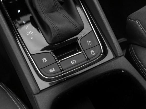 Skoda Karoq I с пробегом 2021 года, цена 2 890 000 рублей, 89421 км, внедорожник, Автокод Объявления