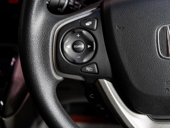 Honda Stepwgn V с пробегом 2015 года, цена 1 850 000 рублей, 102000 км, минивэн, Автокод Объявления