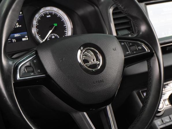 Skoda Karoq I с пробегом 2020 года, цена 2 399 000 рублей, 91168 км, внедорожник, Автокод Объявления