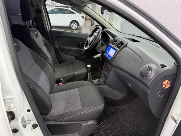Renault Sandero II Рестайлинг с пробегом 2021 года, цена 1 397 000 рублей, 35814 км, хэтчбек, Автокод Объявления
