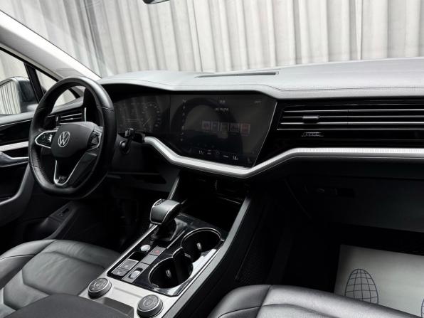 Volkswagen Touareg III с пробегом 2019 года, цена 4 249 000 рублей, 235249 км, внедорожник, Автокод Объявления