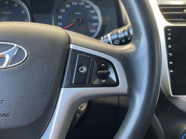 Hyundai Solaris I с пробегом 2014 года, цена 847 000 рублей, 98410 км, хэтчбек, Автокод Объявления