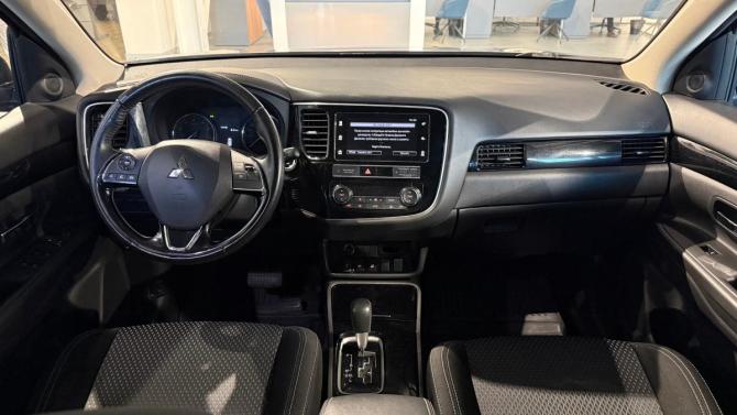 Mitsubishi Outlander III Рестайлинг 3 с пробегом 2020 года, цена 2 099 000 рублей, 78000 км, внедорожник, Автокод Объявления