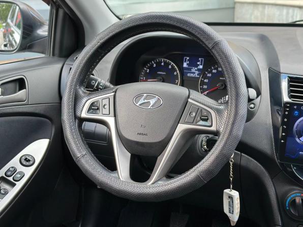 Hyundai Solaris I Рестайлинг с пробегом 2015 года, цена 979 000 рублей, 103523 км, хэтчбек, Автокод Объявления