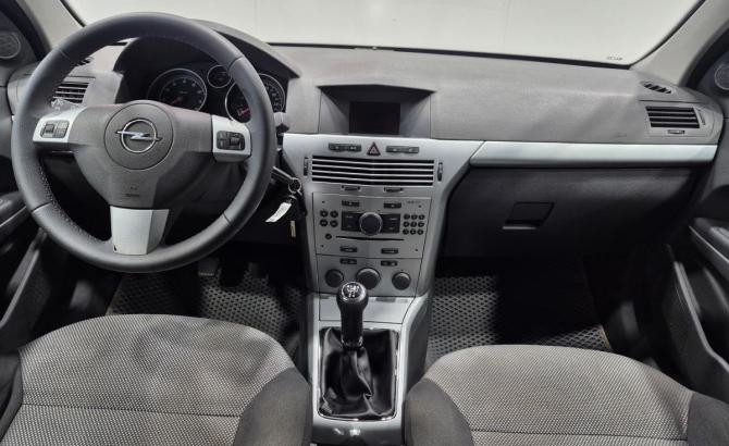 Opel Astra H Рестайлинг с пробегом 2011 года, цена 570 000 рублей, 245265 км, седан, Автокод Объявления