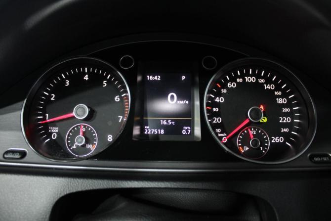 Volkswagen Passat B7 с пробегом 2014 года, цена 925 000 рублей, 229000 км, седан, Автокод Объявления