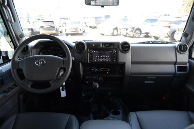 Toyota Land Cruiser 70 Series Рестайлинг 1 с пробегом 2015 года, цена 9 450 000 рублей, 2059 км, внедорожник, Автокод Объявления