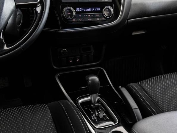 Mitsubishi Outlander III Рестайлинг 2 с пробегом 2018 года, цена 1 499 000 рублей, 151456 км, внедорожник, Автокод Объявления
