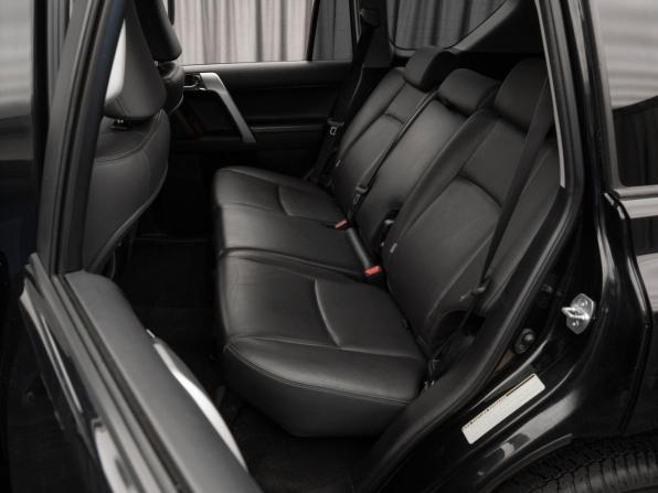 Toyota Land Cruiser Prado 150 Series Рестайлинг 1 с пробегом 2016 года, цена 3 150 000 рублей, 371032 км, внедорожник, Автокод Объявления