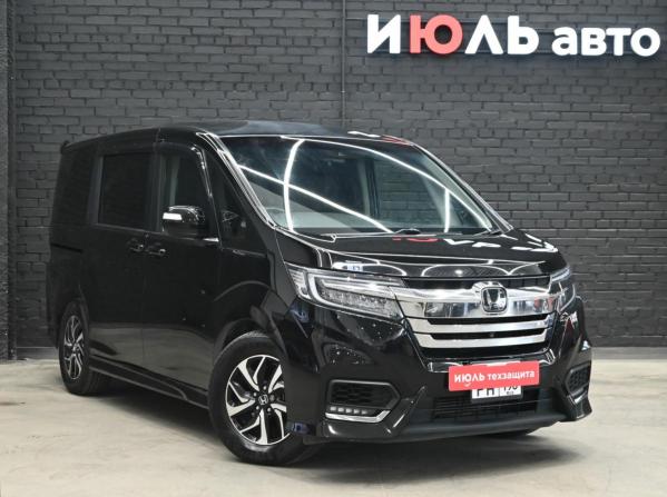 Honda Stepwgn V Рестайлинг с пробегом 2018 года, цена 2 150 000 рублей, 104900 км, минивэн, Автокод Объявления