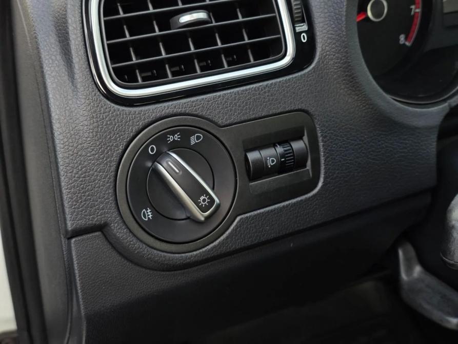 Volkswagen Polo V Рестайлинг Санкт-Петербург  - изображение 15