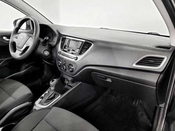 Hyundai Solaris II с пробегом 2017 года, цена 1 165 000 рублей, 174211 км, седан, Автокод Объявления