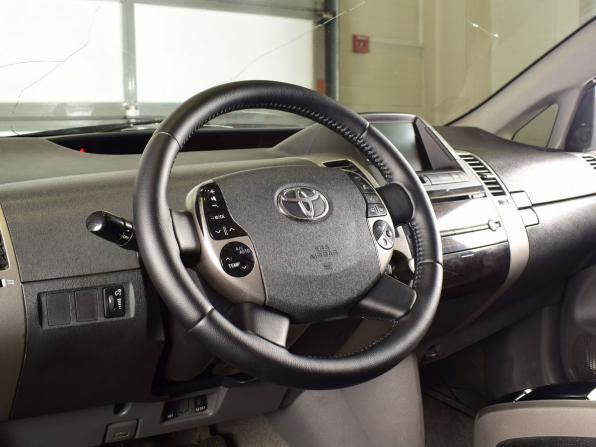 Toyota Prius II Рестайлинг (XW20) с пробегом 2006 года, цена 620 995 рублей, 331298 км, лифтбек, Автокод Объявления