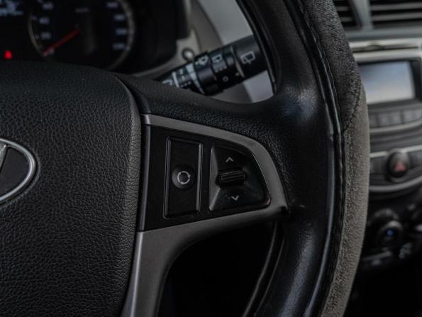 Hyundai Solaris I Рестайлинг с пробегом 2014 года, цена 800 000 рублей, 308945 км, хэтчбек, Автокод Объявления