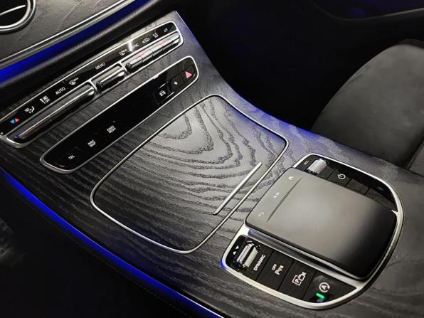 Mercedes-Benz E-Класс V (W213 S213 C238) Рестайлинг с пробегом 2020 года, цена 4 410 000 рублей, 61938 км, седан, Автокод Объявления