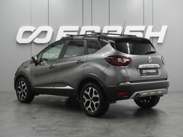Renault Kaptur I с пробегом 2017 года, цена 1 244 000 рублей, 125277 км, внедорожник, Автокод Объявления
