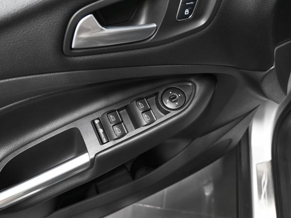 Ford Kuga II Рестайлинг с пробегом 2017 года, цена 1 570 000 рублей, 151321 км, внедорожник, Автокод Объявления