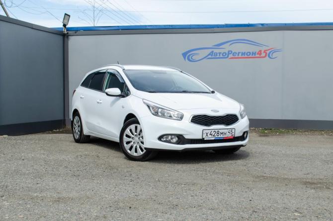 Kia Ceed II с пробегом 2013 года, цена 930 000 рублей, 210000 км, универсал, Автокод Объявления