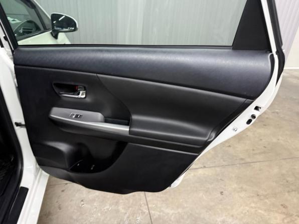 Toyota Prius Alpha I (ZVW40/41) Рестайлинг с пробегом 2015 года, цена 1 547 000 рублей, 74770 км, универсал, Автокод Объявления