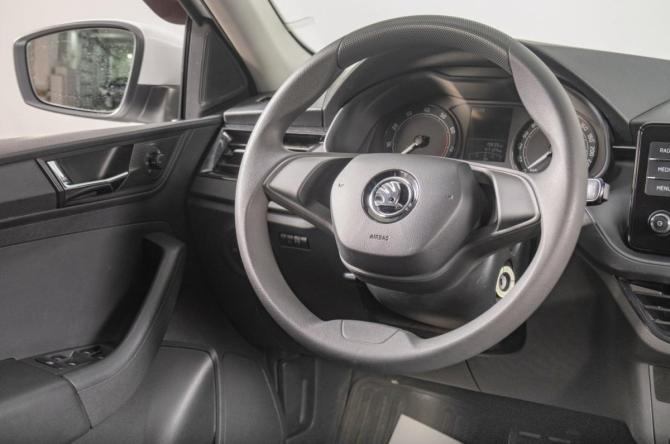 Skoda Rapid II с пробегом 2021 года, цена 1 469 000 рублей, 45000 км, лифтбек, Автокод Объявления