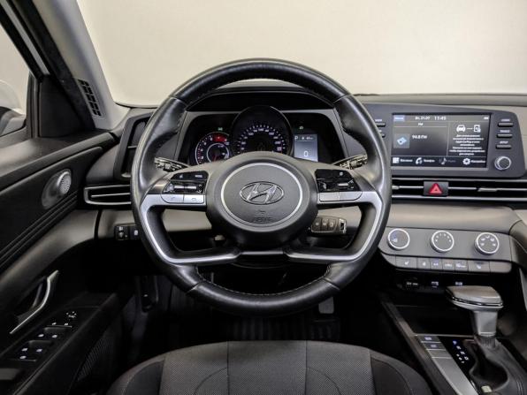 Hyundai Elantra VII (CN7) с пробегом 2022 года, цена 2 035 000 рублей, 58162 км, седан, Автокод Объявления