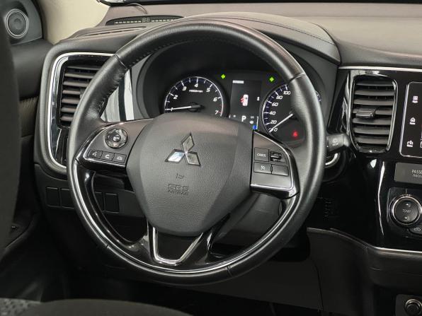 Mitsubishi Outlander III Рестайлинг 2 с пробегом 2017 года, цена 2 045 000 рублей, 102215 км, внедорожник, Автокод Объявления