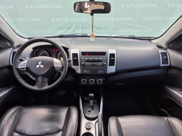 Mitsubishi Outlander II Рестайлинг с пробегом 2010 года, цена 1 099 000 рублей, 255846 км, внедорожник, Автокод Объявления
