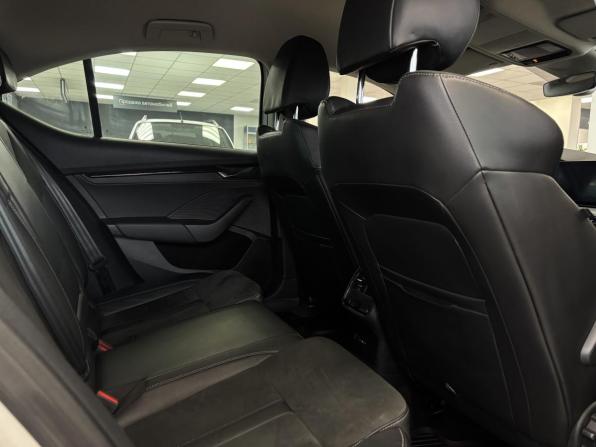 Skoda Octavia IV (A8) с пробегом 2021 года, цена 2 259 000 рублей, 58800 км, лифтбек, Автокод Объявления