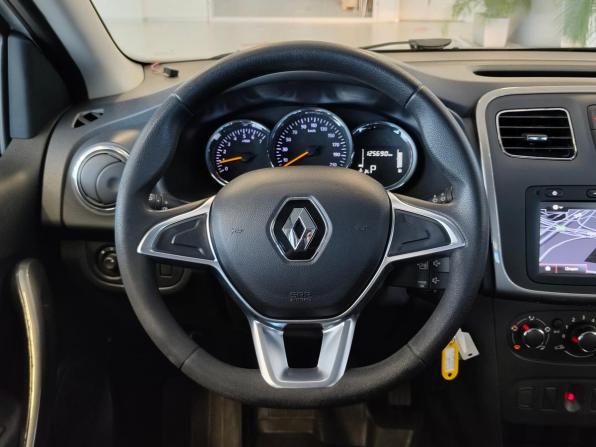 Renault Logan II Рестайлинг с пробегом 2019 года, цена 950 000 рублей, 125690 км, седан, Автокод Объявления