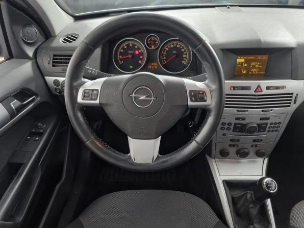 Opel Astra H Рестайлинг с пробегом 2011 года, цена 439 000 рублей, 257172 км, универсал, Автокод Объявления