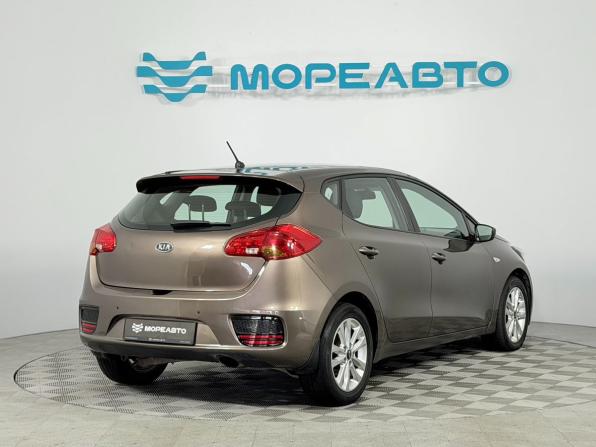 Kia Ceed II Рестайлинг с пробегом 2015 года, цена 1 050 000 рублей, 227796 км, хэтчбек, Автокод Объявления