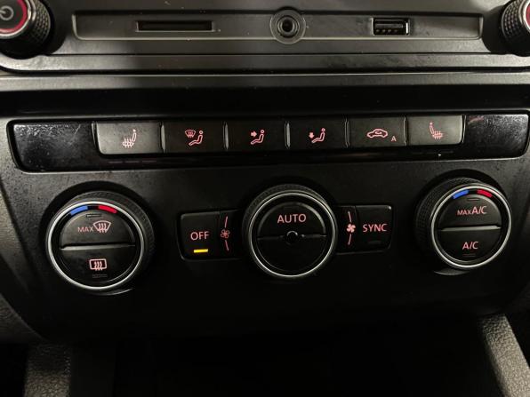 Volkswagen Jetta VI Рестайлинг с пробегом 2015 года, цена 920 000 рублей, 266427 км, седан, Автокод Объявления