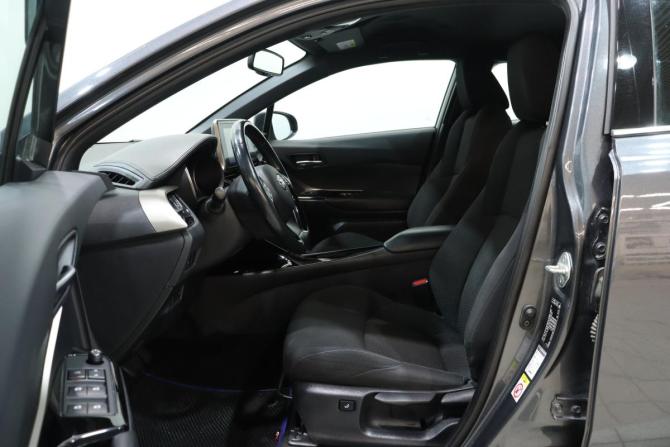 Toyota C-HR I с пробегом 2018 года, цена 2 199 000 рублей, 111611 км, внедорожник, Автокод Объявления