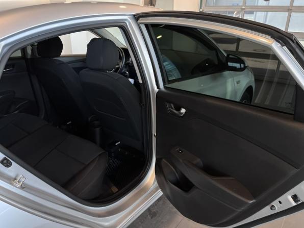 Hyundai Solaris II Рестайлинг с пробегом 2021 года, цена 1 425 000 рублей, 136063 км, седан, Автокод Объявления