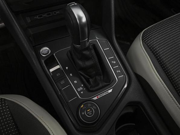Volkswagen Tiguan II с пробегом 2018 года, цена 2 199 849 рублей, 230920 км, внедорожник, Автокод Объявления
