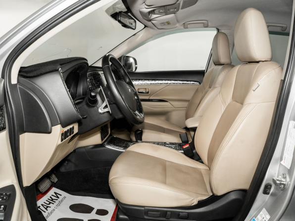 Mitsubishi Outlander III Рестайлинг 3 с пробегом 2020 года, цена 2 800 000 рублей, 101100 км, внедорожник, Автокод Объявления