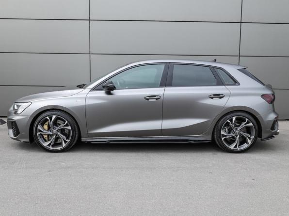 Audi A3 IV (8Y) с пробегом 2021 года, цена 2 898 000 рублей, 42770 км, хэтчбек, Автокод Объявления