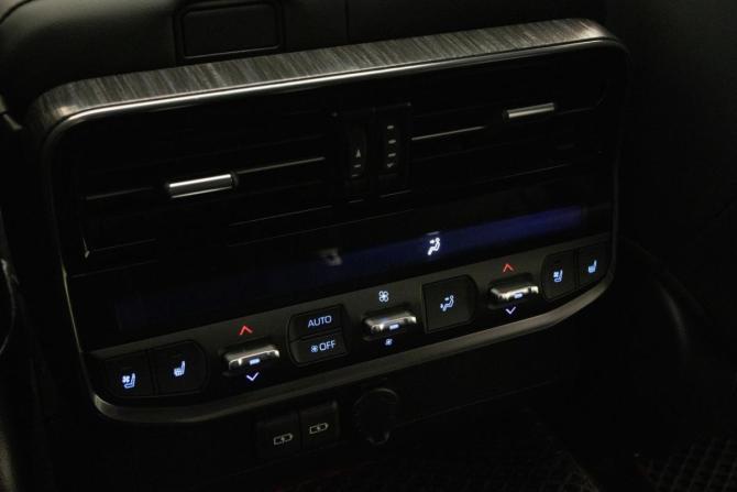 Toyota Land Cruiser 300 Series с пробегом 2021 года, цена 8 750 000 рублей, 158669 км, внедорожник, Автокод Объявления
